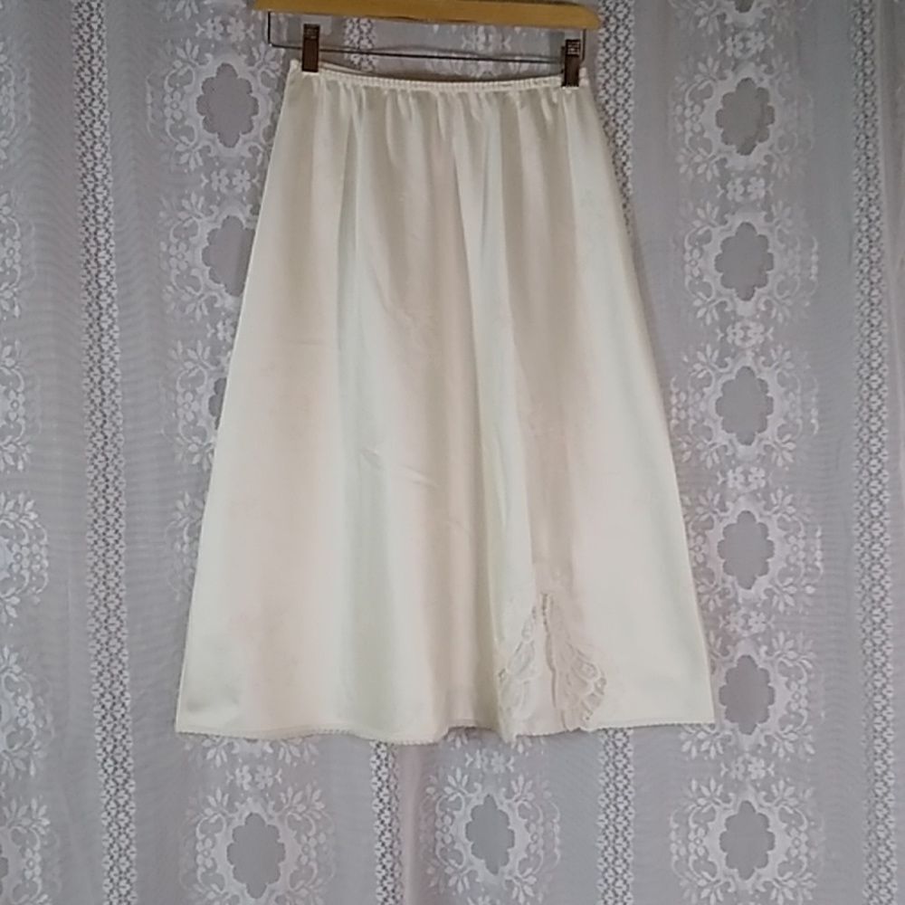 Vintage Warners Made In USA Women Skirt Half Slip Size L